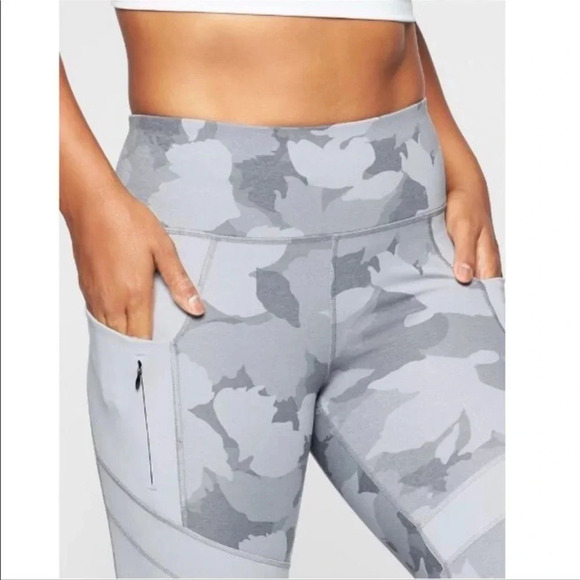 ATHLETA All In Gray 7/8 Camo Athletic Workout Leggings Size S - Picture 2 of 15